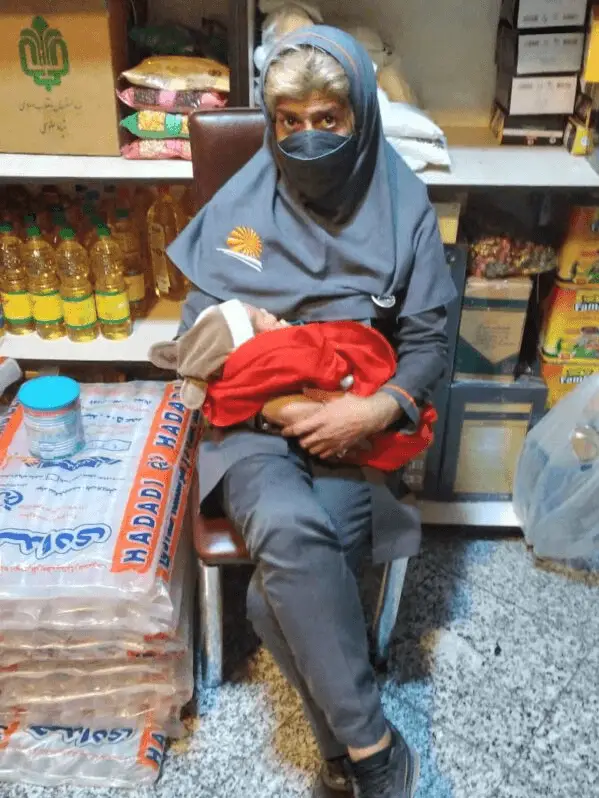 او مادر زنان کارتن خواب است او مادر زنان کارتن خواب است